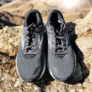 Brooks Adrenaline GTS 19 Womens 9B Gray Black Running Shoe Sneaker - Preowned